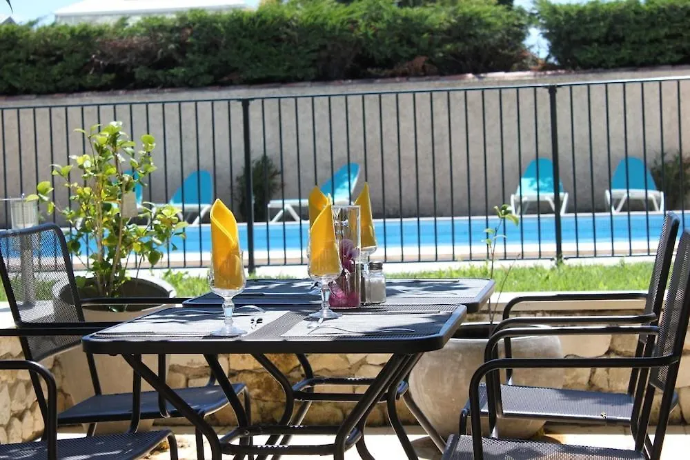*** Hotel Acotel Confort Le Pontet  Frankreich