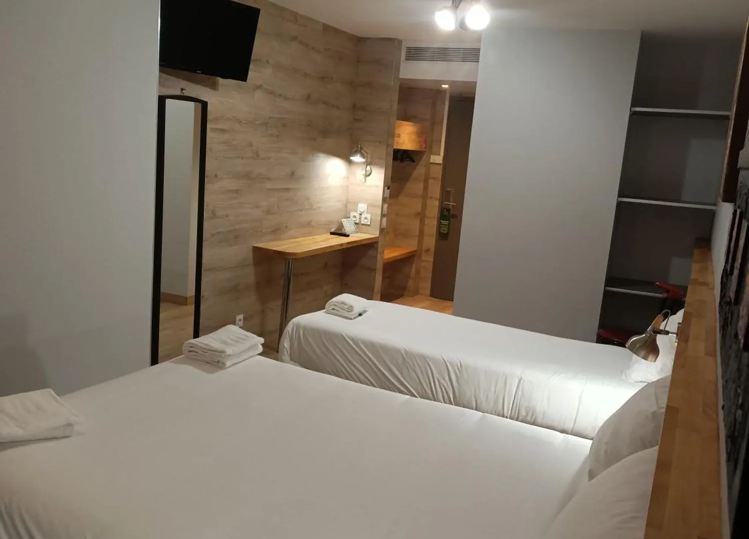 Logis Hotel Acotel Le Pontet